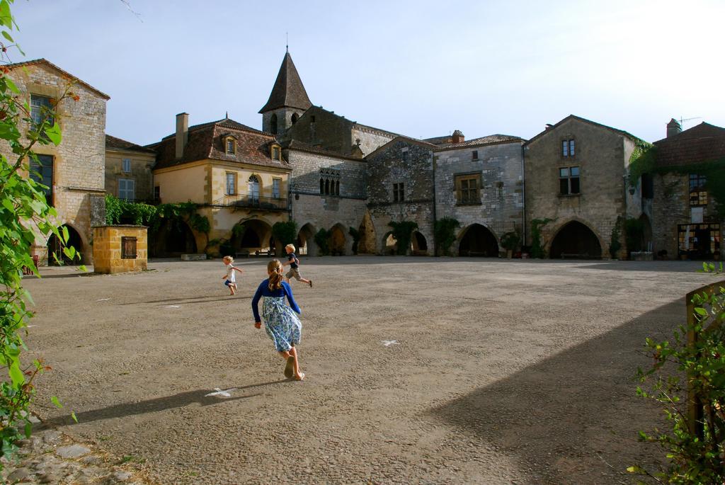 Chateau Hotel Edward 1Er Monpazier Exterior foto